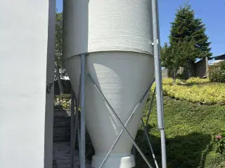 6 tons fodersilo i glasfiber 