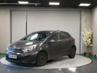 Fin pendler benzinbil. 