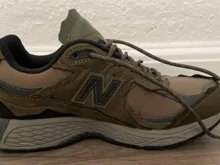 New Balance 2002R Protection Pack Dark Moss
