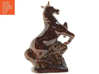 Keramik hestefigur fra 715 (str. 19 x 8 cm)
