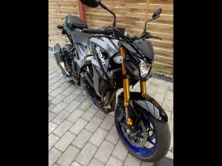 Suzuki GSX-S750