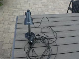 Tripligt bordlampe