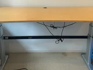 Hæve-sænke bord