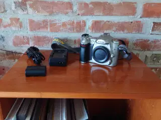 Nikon D50, 6mp. 