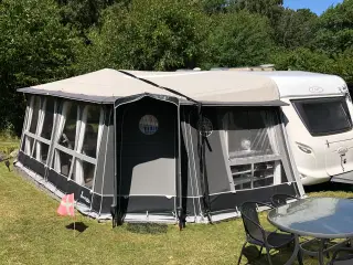 LMC Ambassador 565 RBD CAMPINGVOGN 