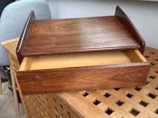 Købes: svævende sengebord 