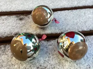 3 glas julekugler i æske