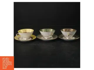 Porcelænskopper med underkopper fra Bavaria (str. Kopper. ø. 9 cm. tallerkener. ø. 12 cm)