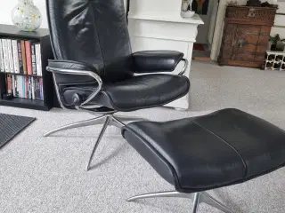 Stresles læderstol med fodskammel 