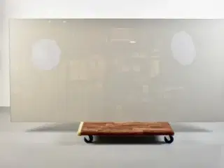 Glastavle, whiteboard, 250 cm.