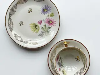 Triosæt, stor kop m underkop og kagetallerken, pastelfarvede blomster