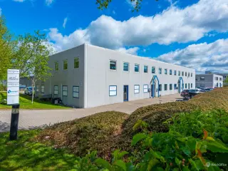 Lyst og rummeligt lejemål med god placering