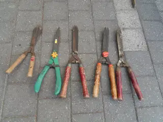 HÆKKESAKSE OG GRENSAKS i pæn og ren stand