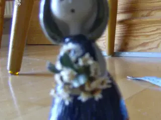 Pige med blomster