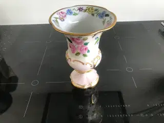 Håndmalet vase.