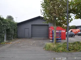 Centralt beliggende lager-/produktionshal i Nordhavn