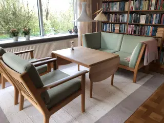 Wegner sofa, stole og sofabord i eg