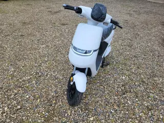 Fabriksny EL-knallert 30 Km/t
