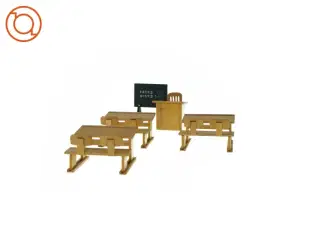 Skolestue dukkehus (str. 9 x 9 x 5 cm)