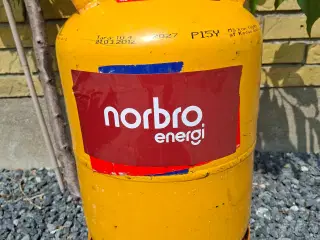 11 kg fuld og plomberet gasflaske 