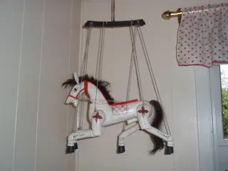 Gl. træ marionet hest