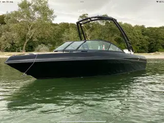 Malibu WakeBoard V8