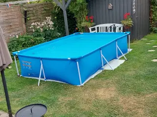 Badebassin med pumpe og tilbehør