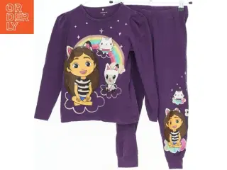 Lilla natsæt med Gabbys Dukkehus fra Name It (str. 110)