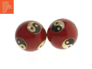Røde meditationskugler yin yang bolde (str. Ø 4 cm)