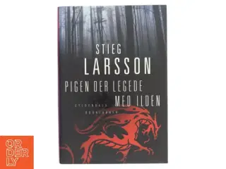 Pigen der legede med ilden af Stieg Larsson (Bog)