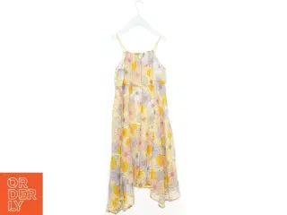 Sommerkjole med blomsterprint fra H&M (str. 122)