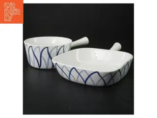 Porcelænspander med blå flamme fra Ildfast (str. 28 cm)