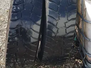 2 hjul, Dæk 295/80R22,5 Alcoa fælge