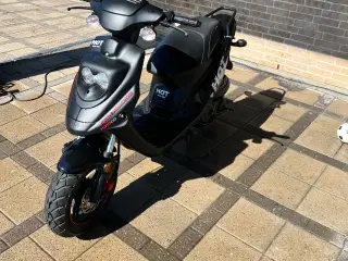 Pgo hot 50 med 4 takt motor
