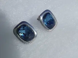 Dyrberg & Kern sølvbelagte ørenringe med blå sten.