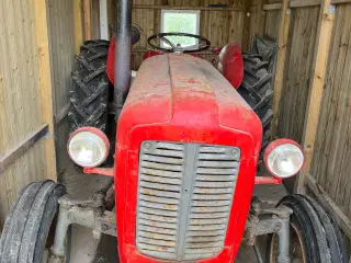 Massey Ferguson FE35