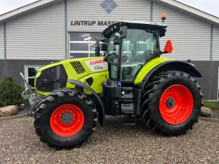 CLAAS Axion 830 med frontlift og front PTO