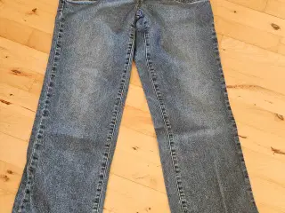 DENIM BUKS I KRAFTIG KVALITET