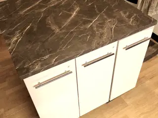 Køkkenø i marmor look