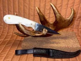 Håndlavet Jagtkniv med skæfte af dåhjort