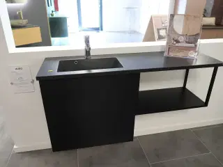 Badmøbel AUBO Black Oak med armatur