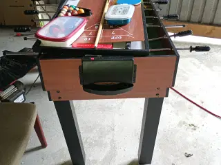 Fodbold bord med flere forskellige spil 