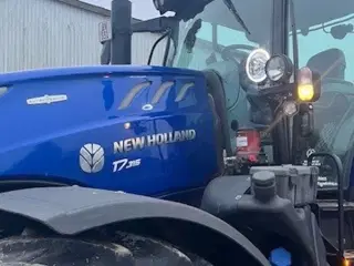 New Holland T7.315 BluePower med frontlift og frontPTO samt centralsmørring.