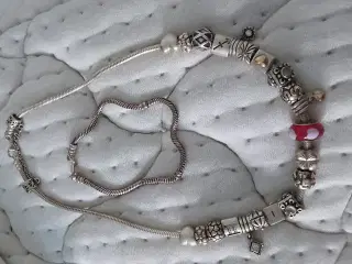 Sølv Armbånd og halskæde i Pandora 