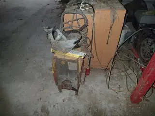 - - - Esap elektrodesvejser