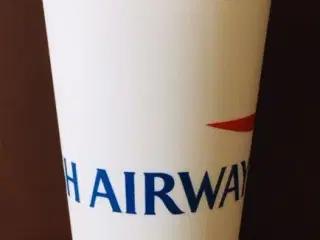 British Airways kaffekrus i solidt plast