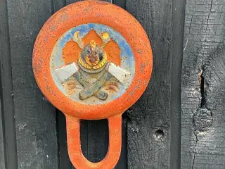 Gammelt brandforsikringsmærke i støbejern – “Brand