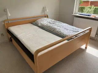 Sengeramme 180x200 fra røg og dyrefrit hjem