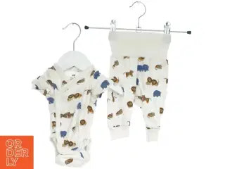 Babysæt med dyremotiv fra H&M (str. 50)