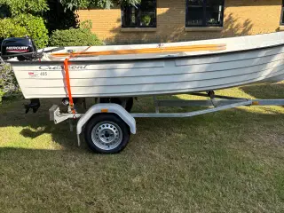 Velholdt jollesæt med ny motor samt trailer.